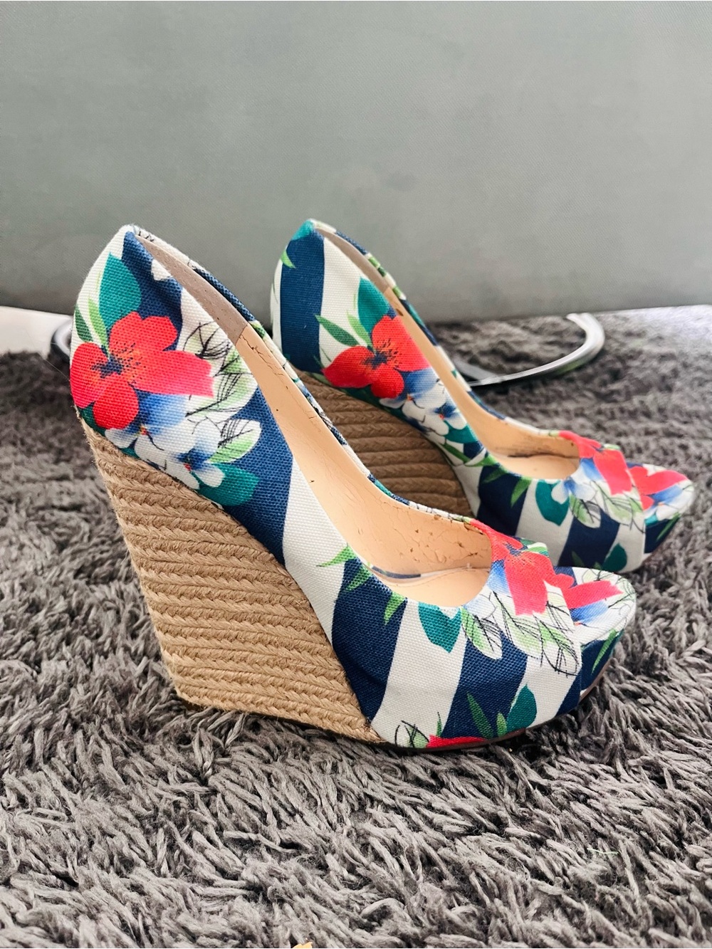 Jessica Simpson women’s Floral Striped Wedge Heels - Navy & Red 6